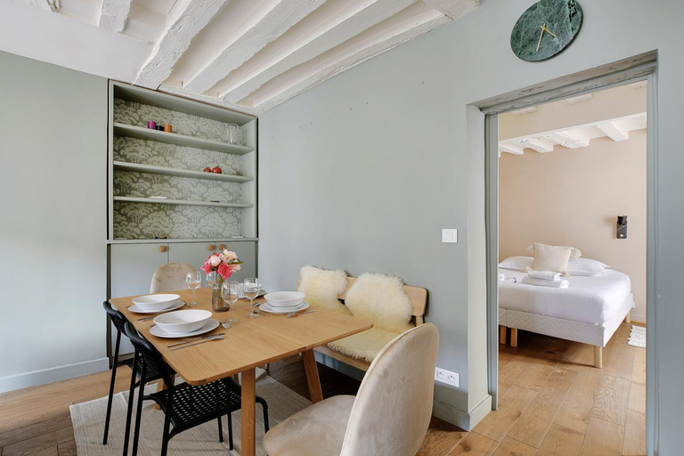 Others 4, Chic apartment -1BR-4P- Haut Marais - Republique, Paris