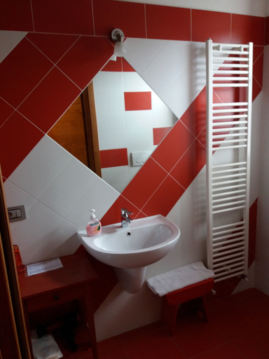 Bathroom 4, Fior di campo, Cuneo