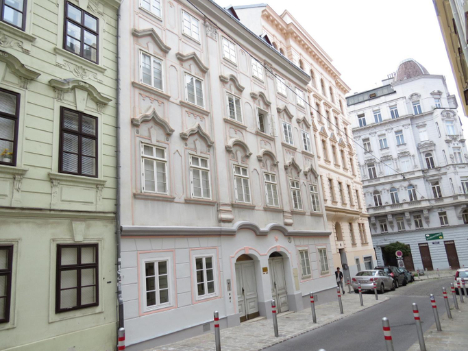 Others 4, REMA Apartments 1070, Wien