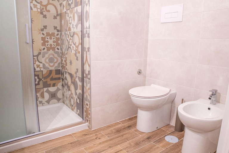 Bathroom 3, AllYouCanTrip - La Nova, Napoli