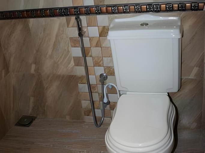Bathroom 3, Hotel Royal Nest, Thamankaduwa