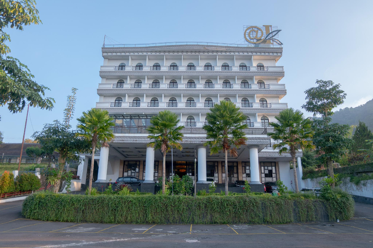 Exterior 6