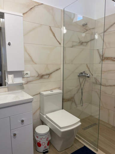 Bathroom 3, Hotel Vila C plus plus, Beratit