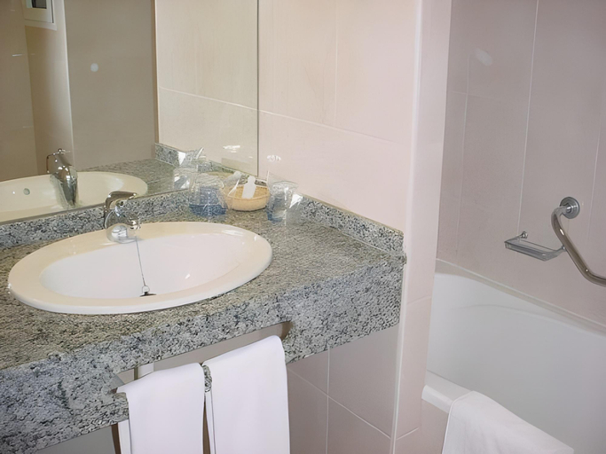 Bathroom 5, Almirante Hotel, Alicante
