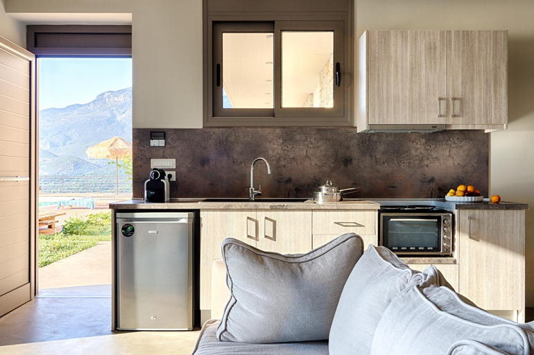 Others 3, Euphoria Suites, Peloponnese