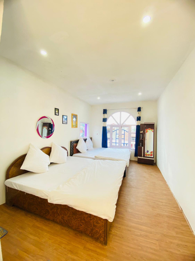 Others 5, Pall Residency, Srinagar