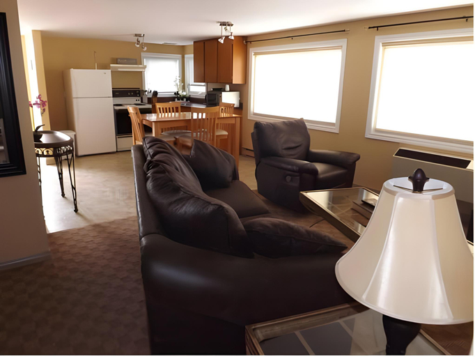 Interior view 4, Inn At The Harbour, Lake Hurron