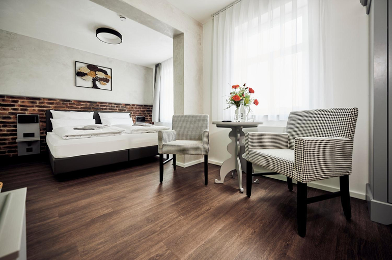 Bedroom 2, Zieglers Restaurant & Pension, Wittenberg