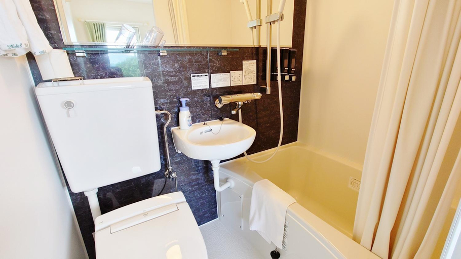 Bathroom 2, Pension and Restaurant La Collina, Nakafurano