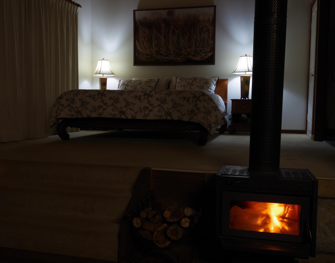 Bedroom 2, Limpinwood Lodge, Tweed - Pt B