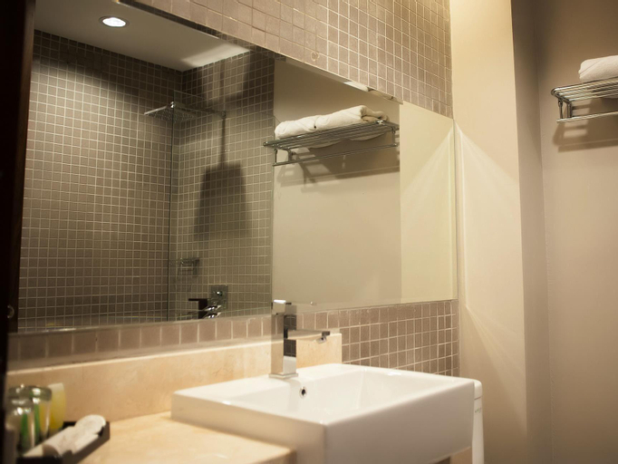 Bathroom 9