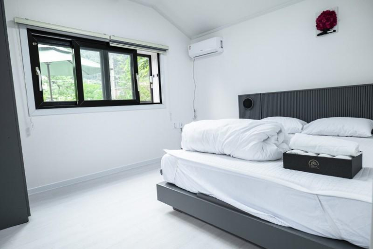 Bedroom, Dongducheon Sea Resort Pension, Pocheon