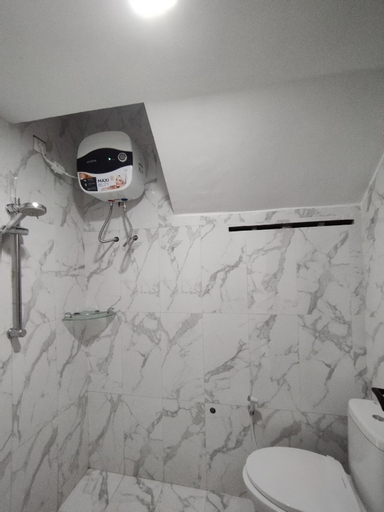 Bathroom 14