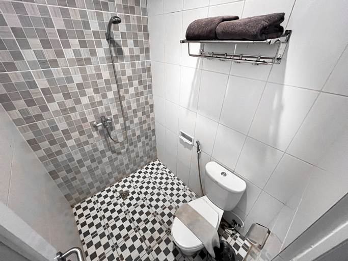 Bathroom 14