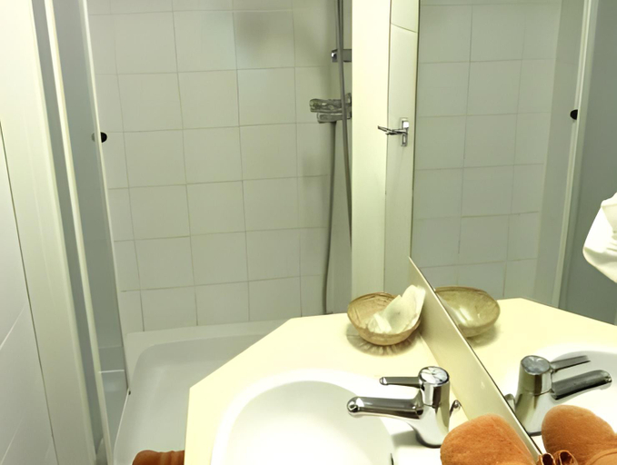 Bathroom 3, Le Palmares Spa, Liège