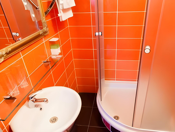 Bathroom 3, THE ONLY ONE Accommodation, Niš