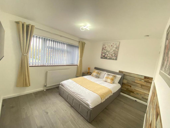 Others 4, Gatwick Deluxe En-suite Rooms, Surrey