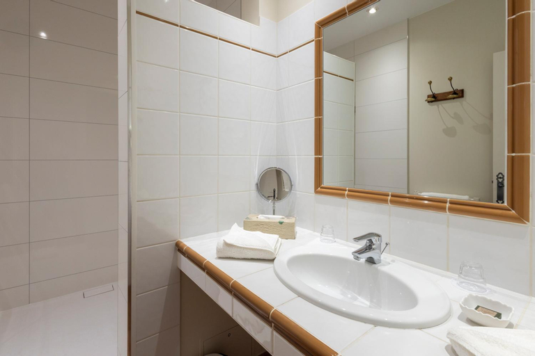 Bathroom 8