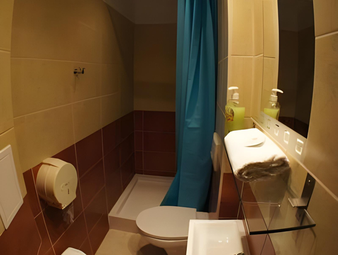 Bathroom 3, Nest Nocleg Poznan, Poznań City