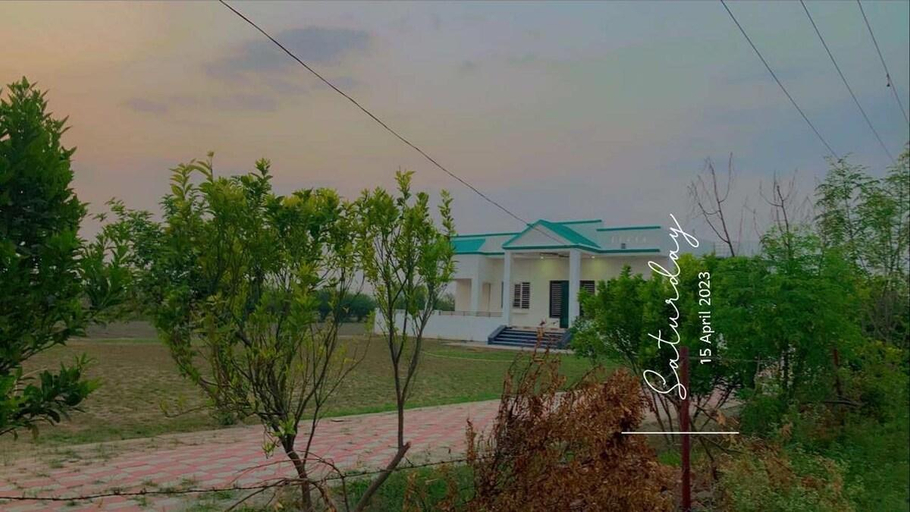 Guru Organic Farms Stay with pool - Near Panipat, Karnal