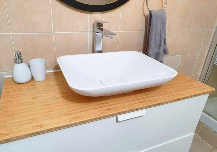 Bathroom 2, Spacious and Peaceful 2BD with Mamad, Garden & Parking