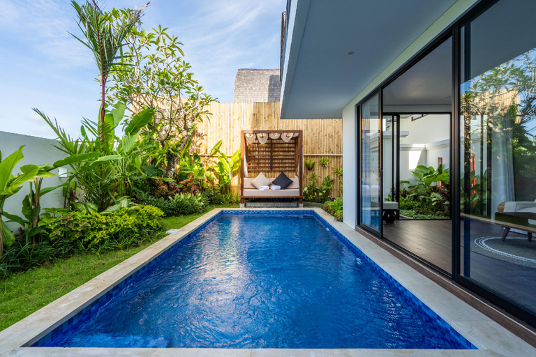 Swimming Pool 12