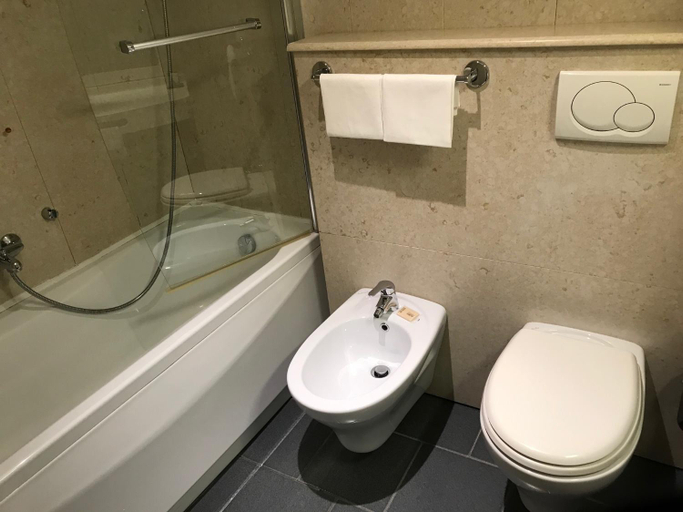 Bathroom 13
