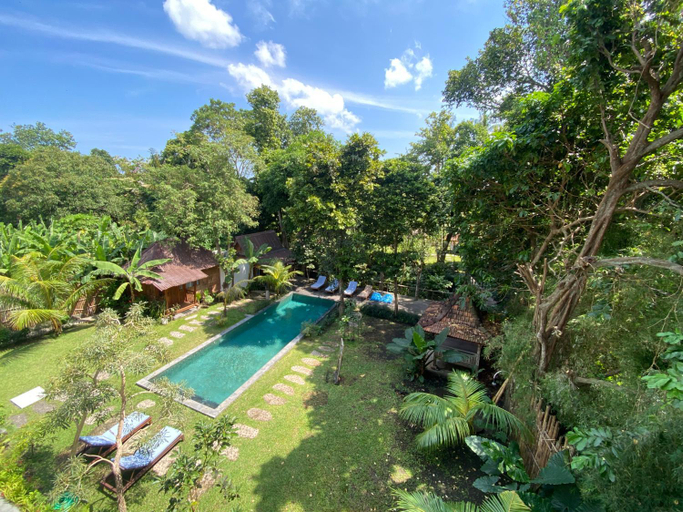 Swimming Pool 24
