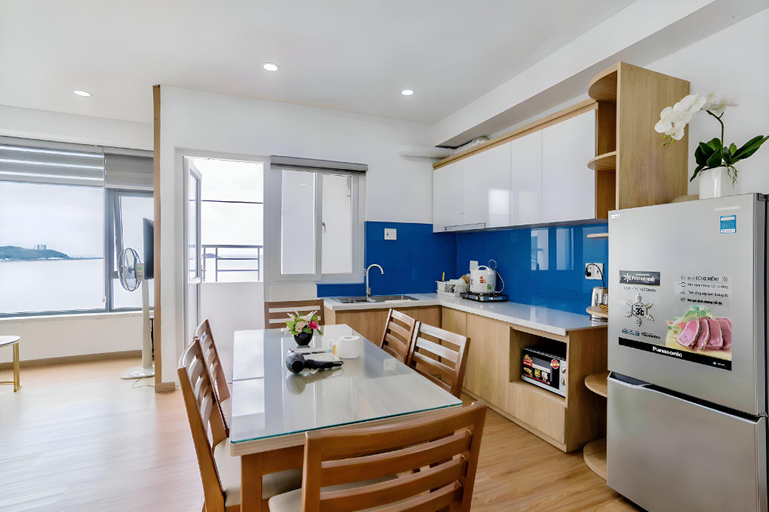 Dining Room 9