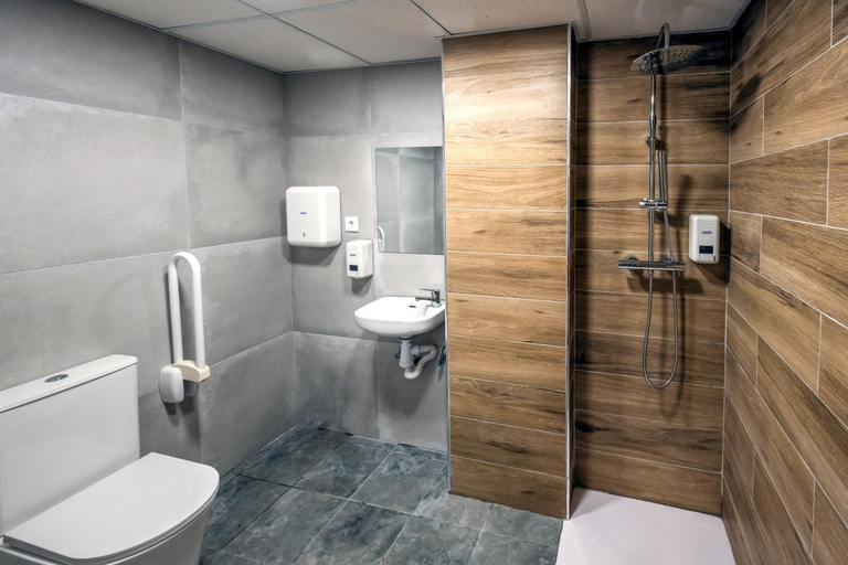 Bathroom, SOM Hostel By The Venue, Valencia