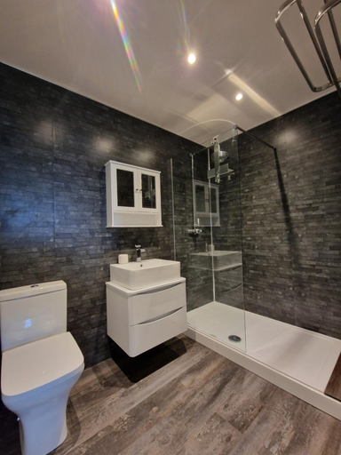 Bathroom 2, Harlech House, Gwynedd