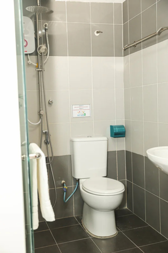Bathroom 5, De Royal Hotel, Ampang