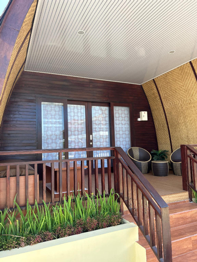 Exterior 1