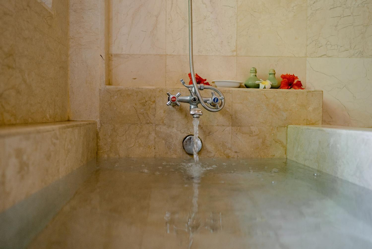 Bathroom 13