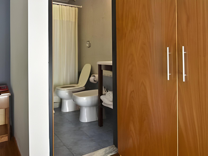 Bathroom 2, Rosario Suites, Rosario