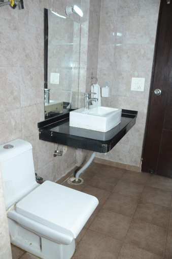 Bathroom 4