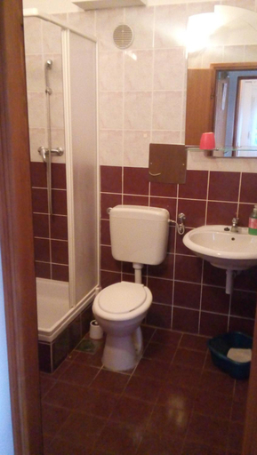 Bathroom, Apartment Nada, Vir