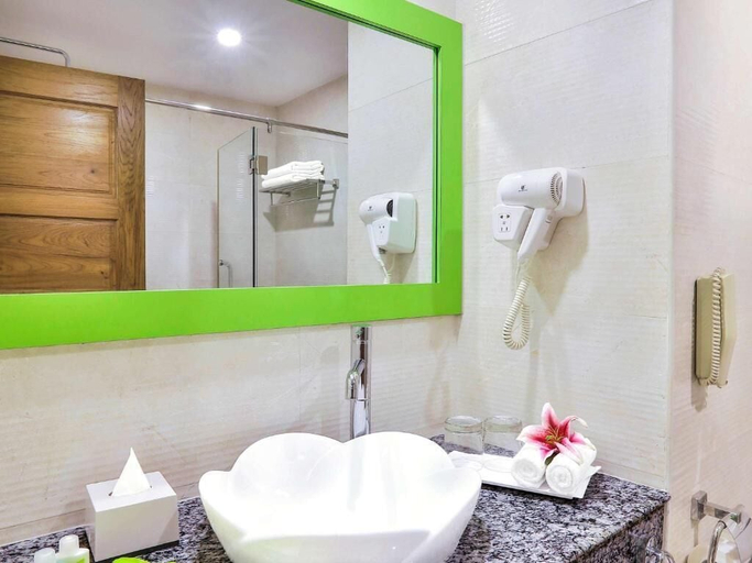 Bathroom 4, Hotel Stadium, Yangon