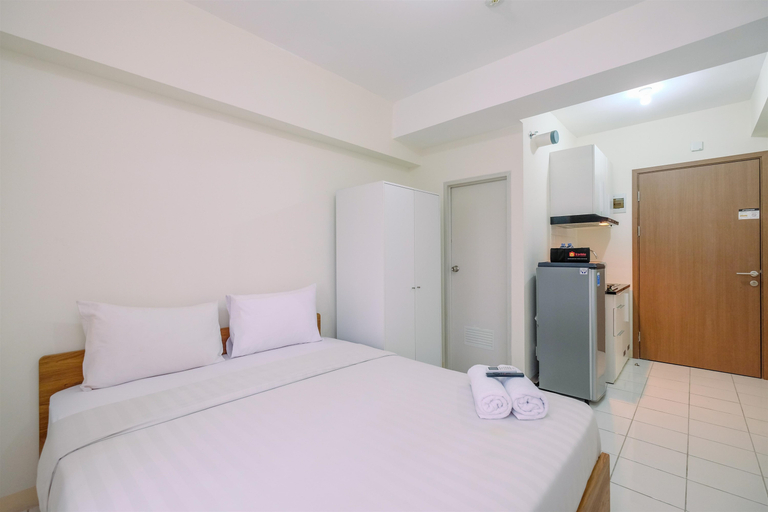 Bedroom 5, Enjoy Living at Studio Apartment Podomoro Golf View By Travelio, Bogor