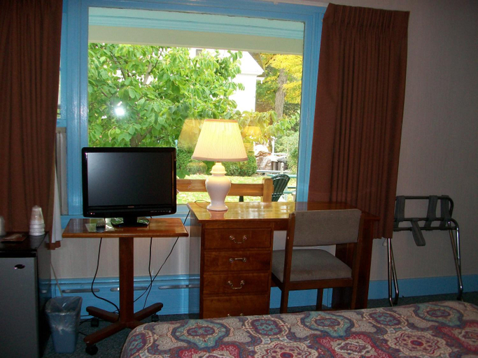 Others 2, Mohican Motel, Otsego