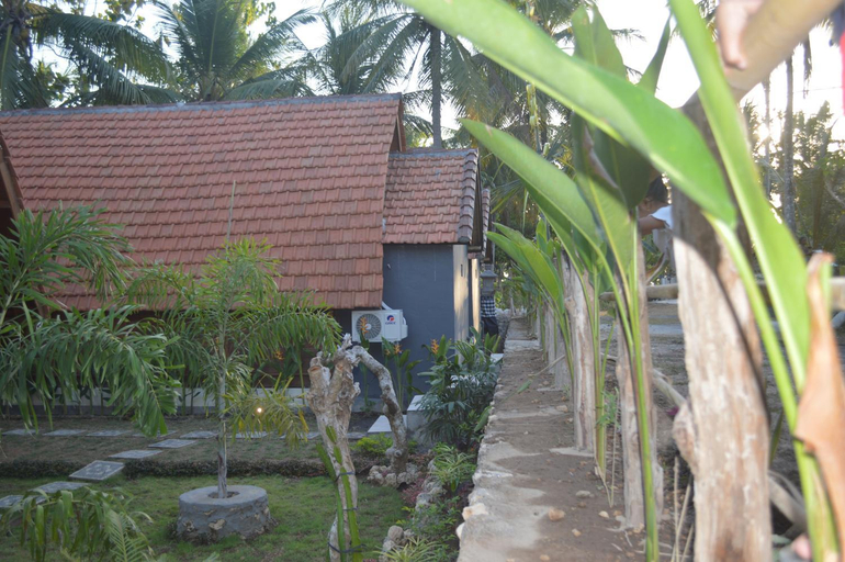 Exterior 4