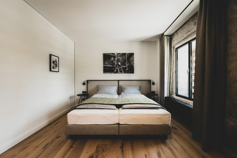Bedroom 24