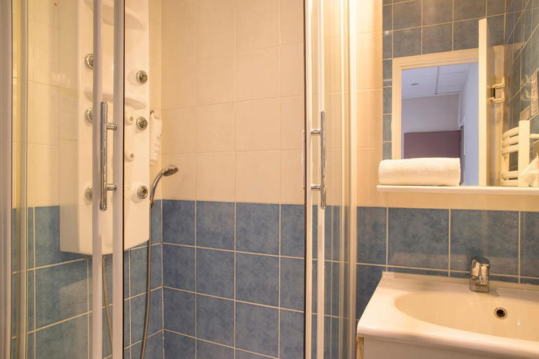 Bathroom 4, The Originals City, Le Clos de l'Orgerie, Laval Sud, Mayenne