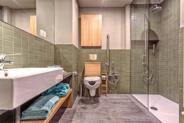 Bathroom 4, Casale del Mare, Livorno