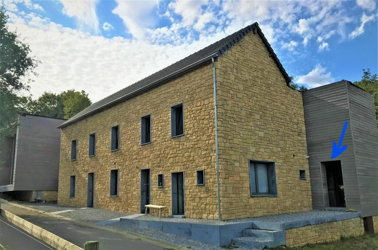 Exterior 6