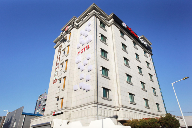 Exterior view 5, Cheongju Jijunghaeui Jageun Maeul, Cheongwon