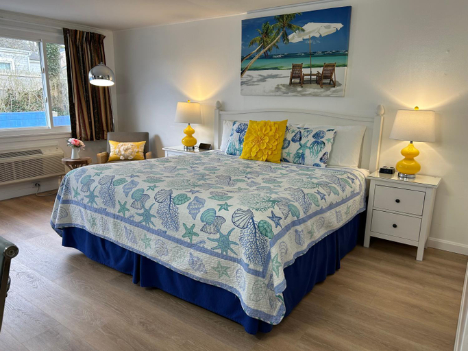 Bedroom 2, Mariner Motel, Barnstable
