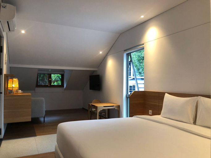 Bedroom 12
