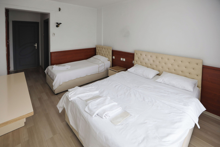 Bedroom 3, Özsoy Otel, Edremit