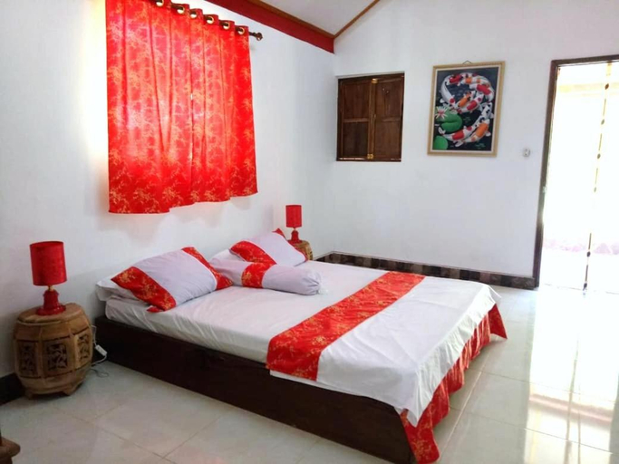 Others 3, Villa Rikna, Pacitan